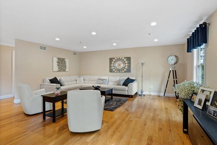 Property Photo: 215 Rangeway Rd 33 MA 01862