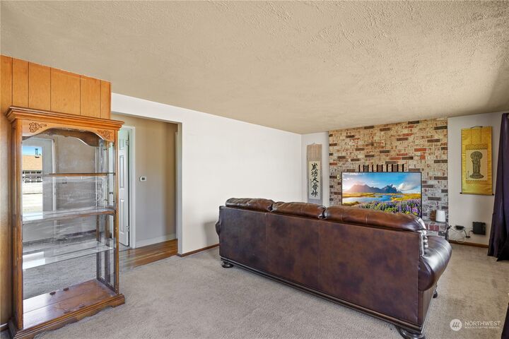 Property Photo:  921 E 31st Street  WA 98310 