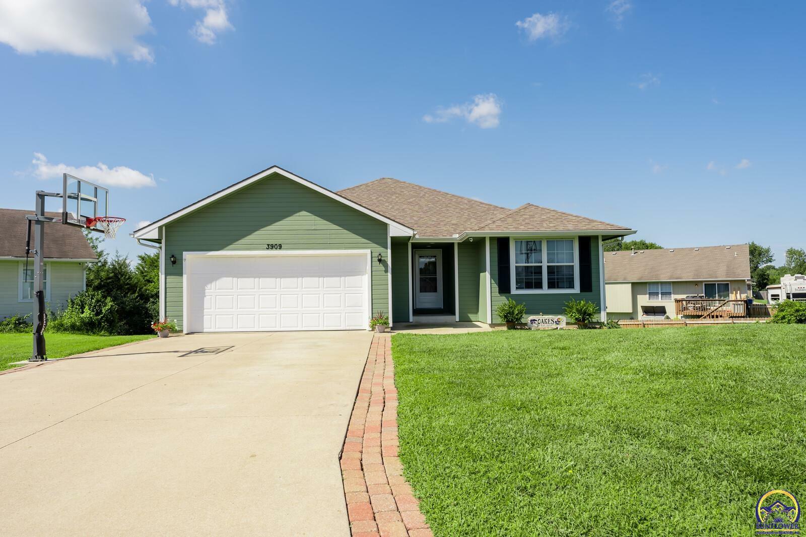 Property Photo:  3909 NW Fielding Ter  KS 66618 