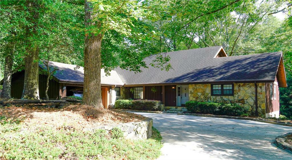 Property Photo: 645 Dixon Drive GA 30501