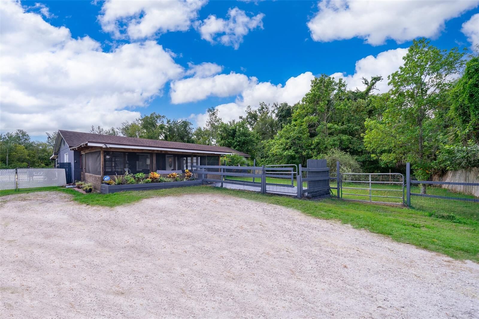 Property Photo:  1825 Elm Street  FL 32765 
