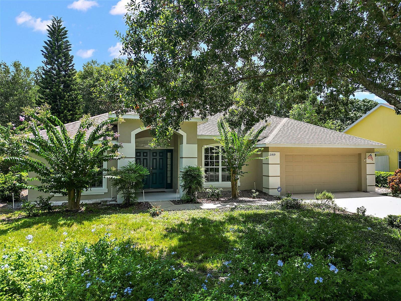 Property Photo:  2509 Gables Drive  FL 32726 