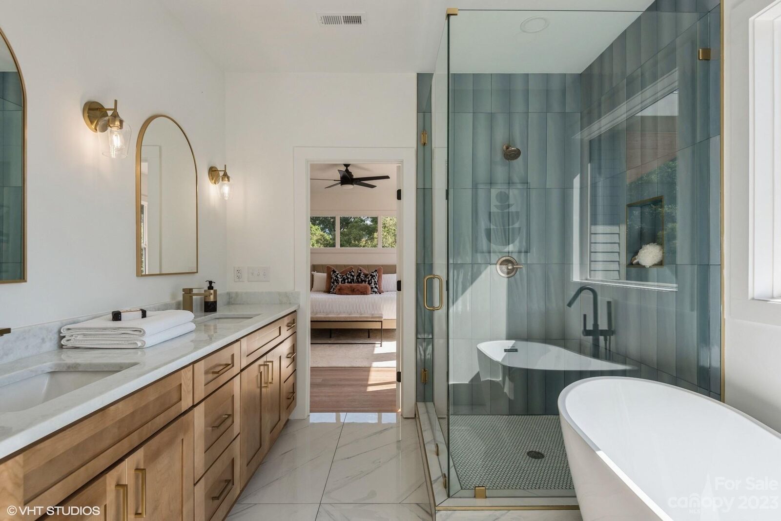 Property Photo:  933 Tennyson Drive  NC 28208 