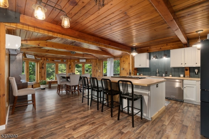 Property Photo: 910 W End Dr NJ 07860