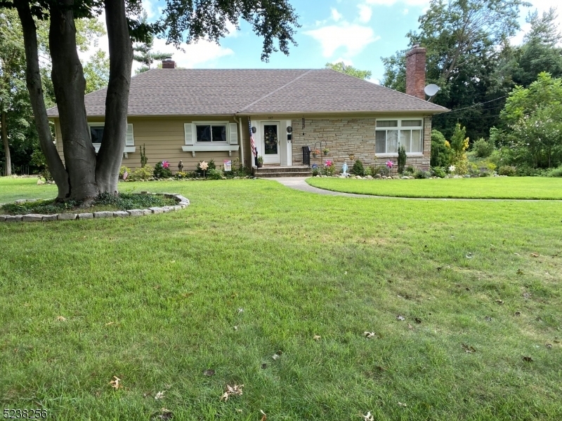 Property Photo:  245 Rock Rd  NJ 07450 