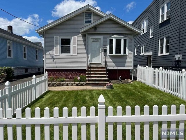 Property Photo:  35 Devon Street  NJ 07031 