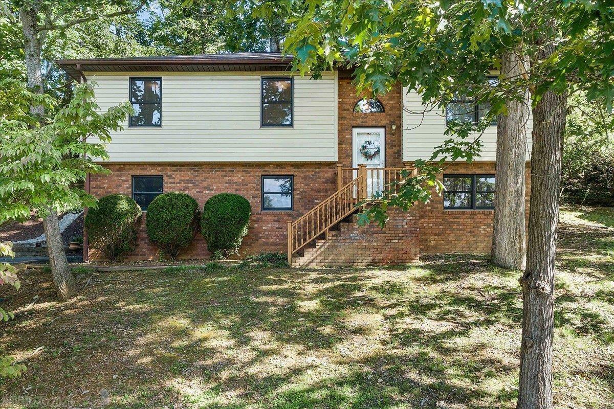 Property Photo:  1200 Sherwood Drive  VA 24073 