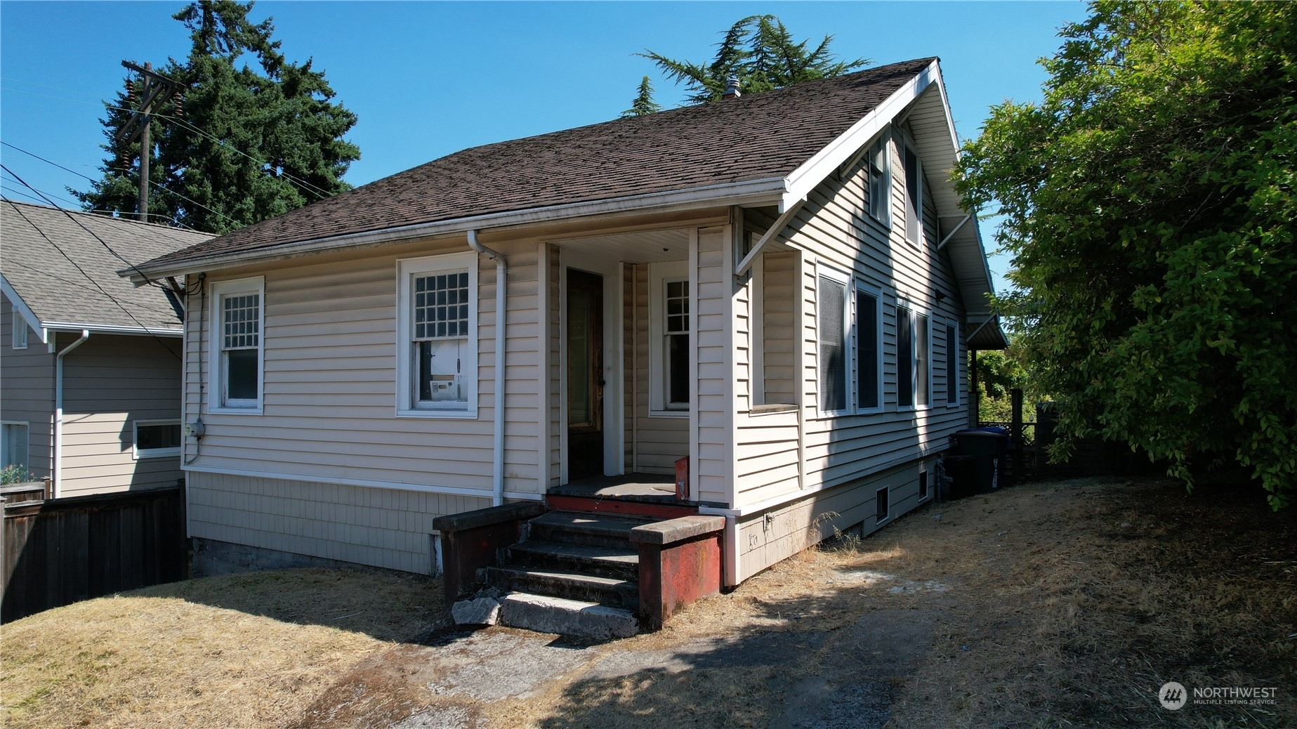 Property Photo:  2728 Nob Hill Avenue N  WA 98109 