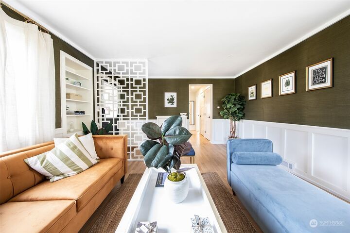 Property Photo:  3235 W Viewmont Way W  WA 98199 