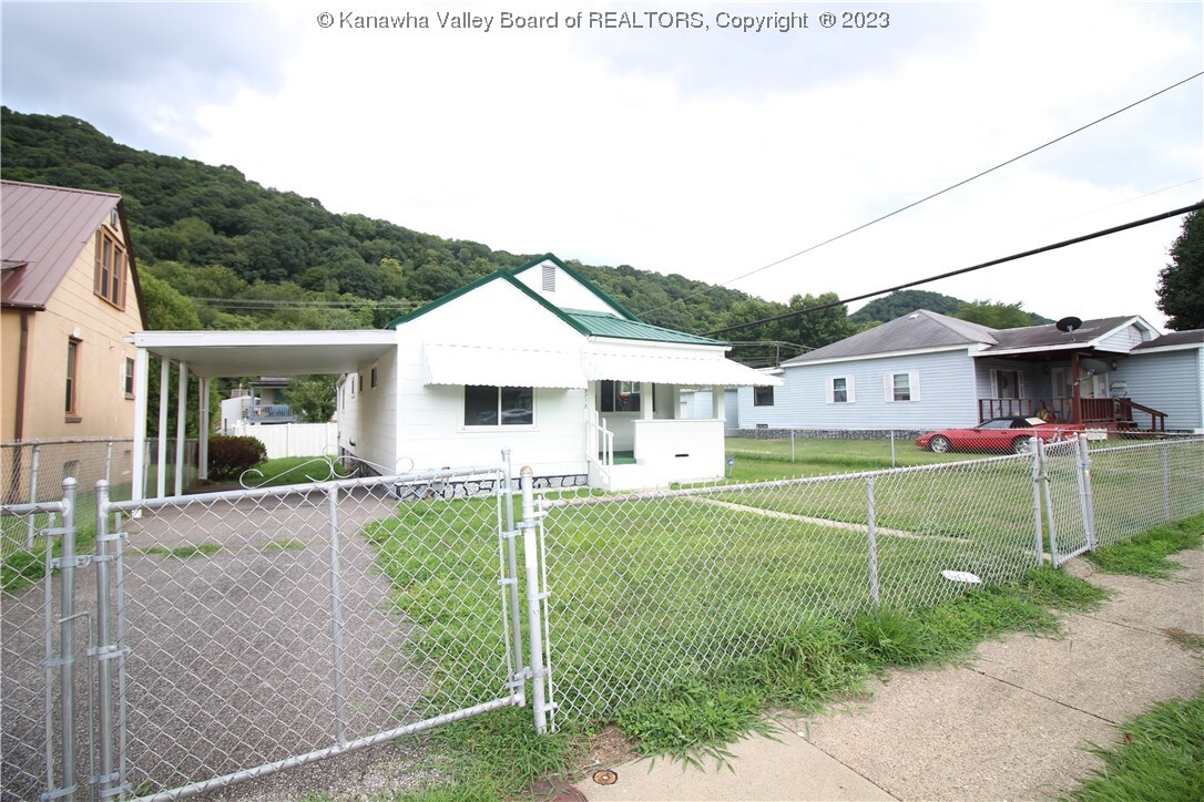 Property Photo: 5718 Church Drive WV 25306