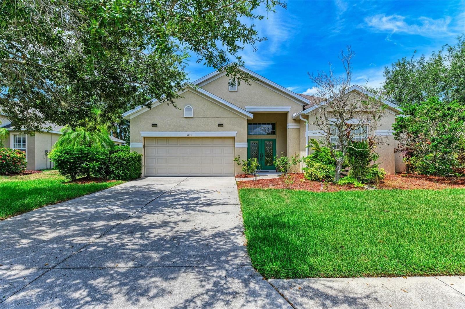 Property Photo: 5752 43rd Court E FL 34203