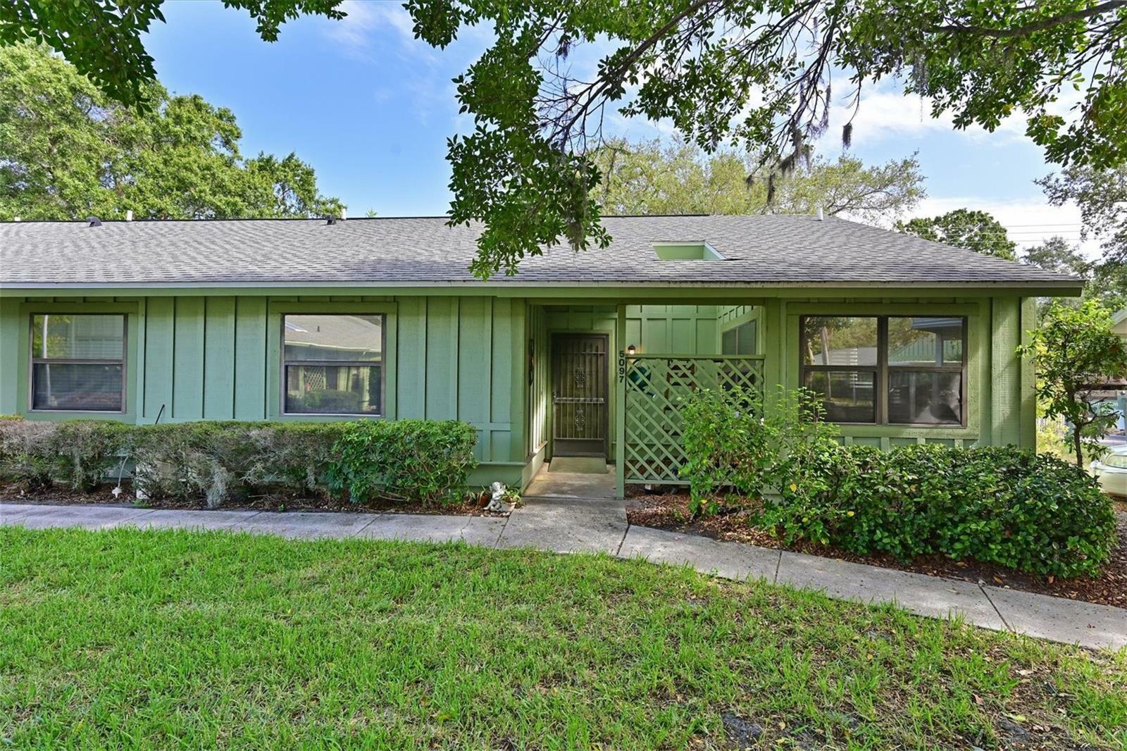 Property Photo:  5097 Barrington Circle 1902  FL 34234 