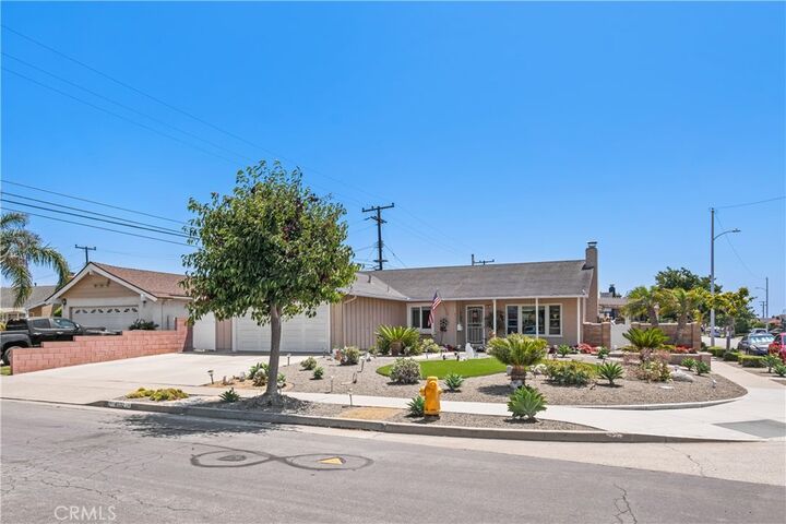 Property Photo:  4532 Suite Dr  CA 92649 