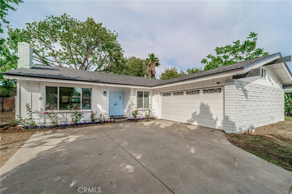 Property Photo:  1411 S Granite Avenue  CA 91762 