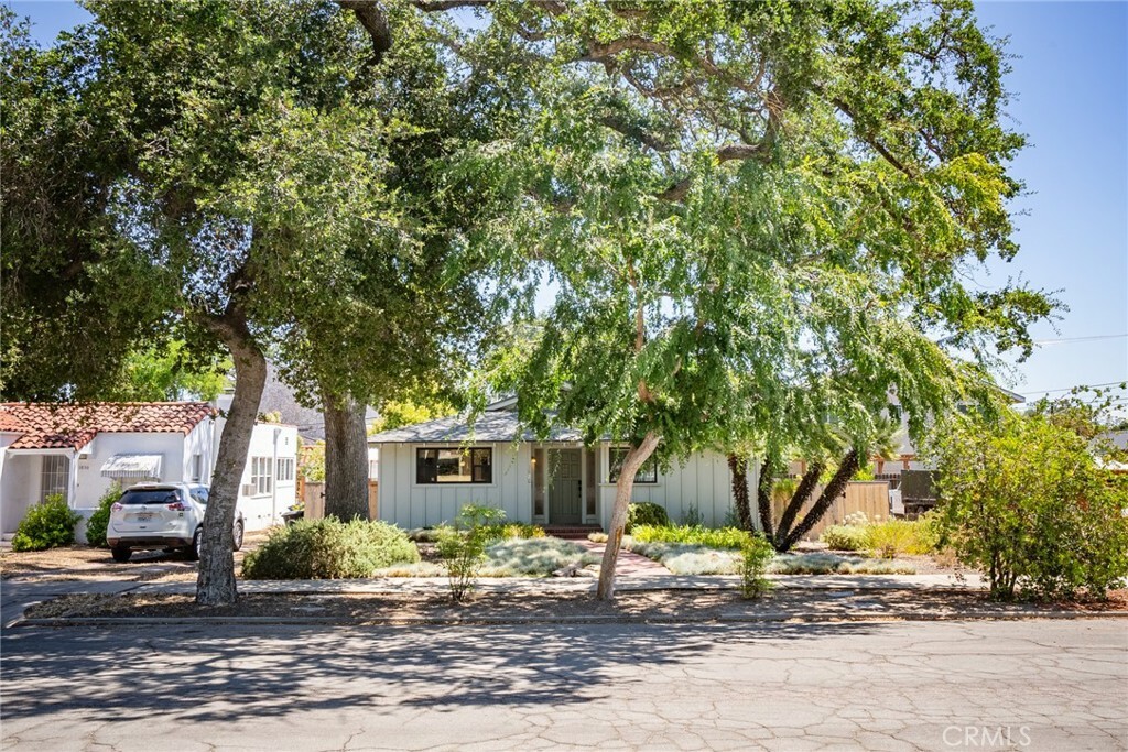 Property Photo:  1820 Oak Street  CA 93446 