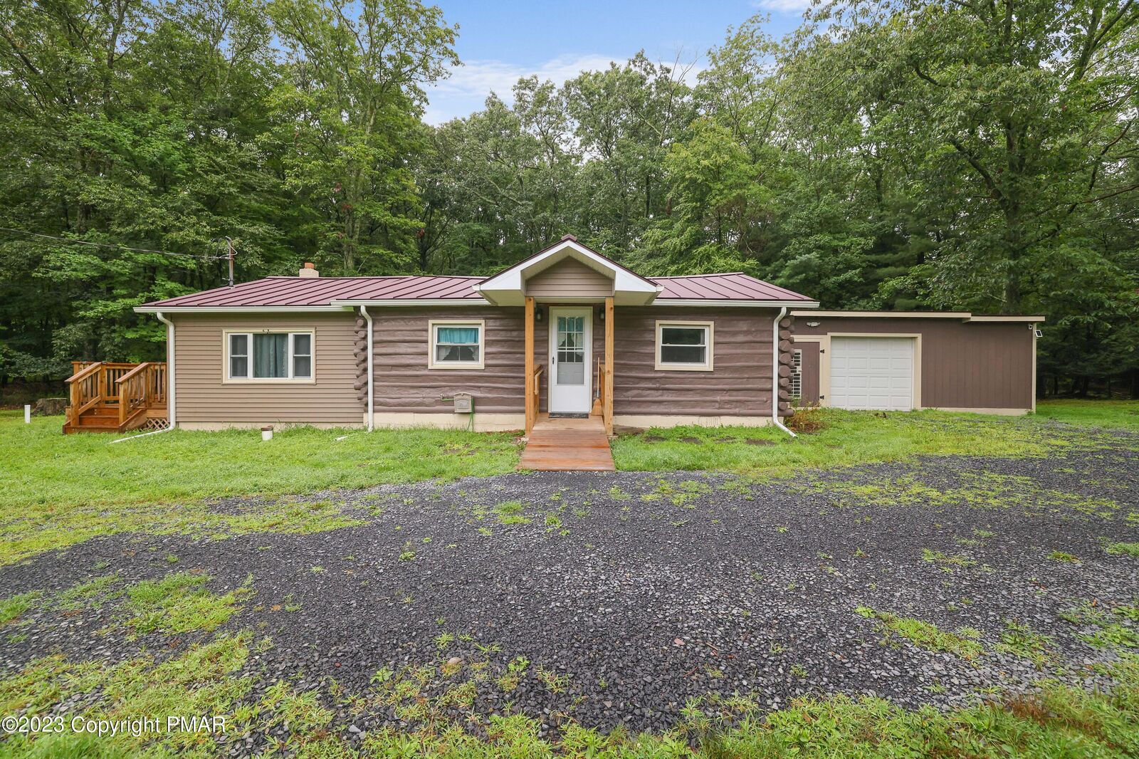 Property Photo: 489 Wooddale Road PA 18302