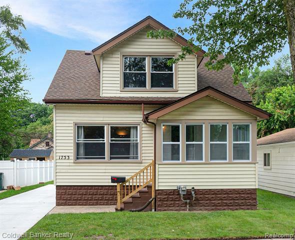 Property Photo:  1753 College Street  MI 48220 