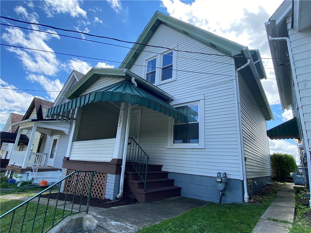 Property Photo:  722 Saint Clair Ave  PA 15644 