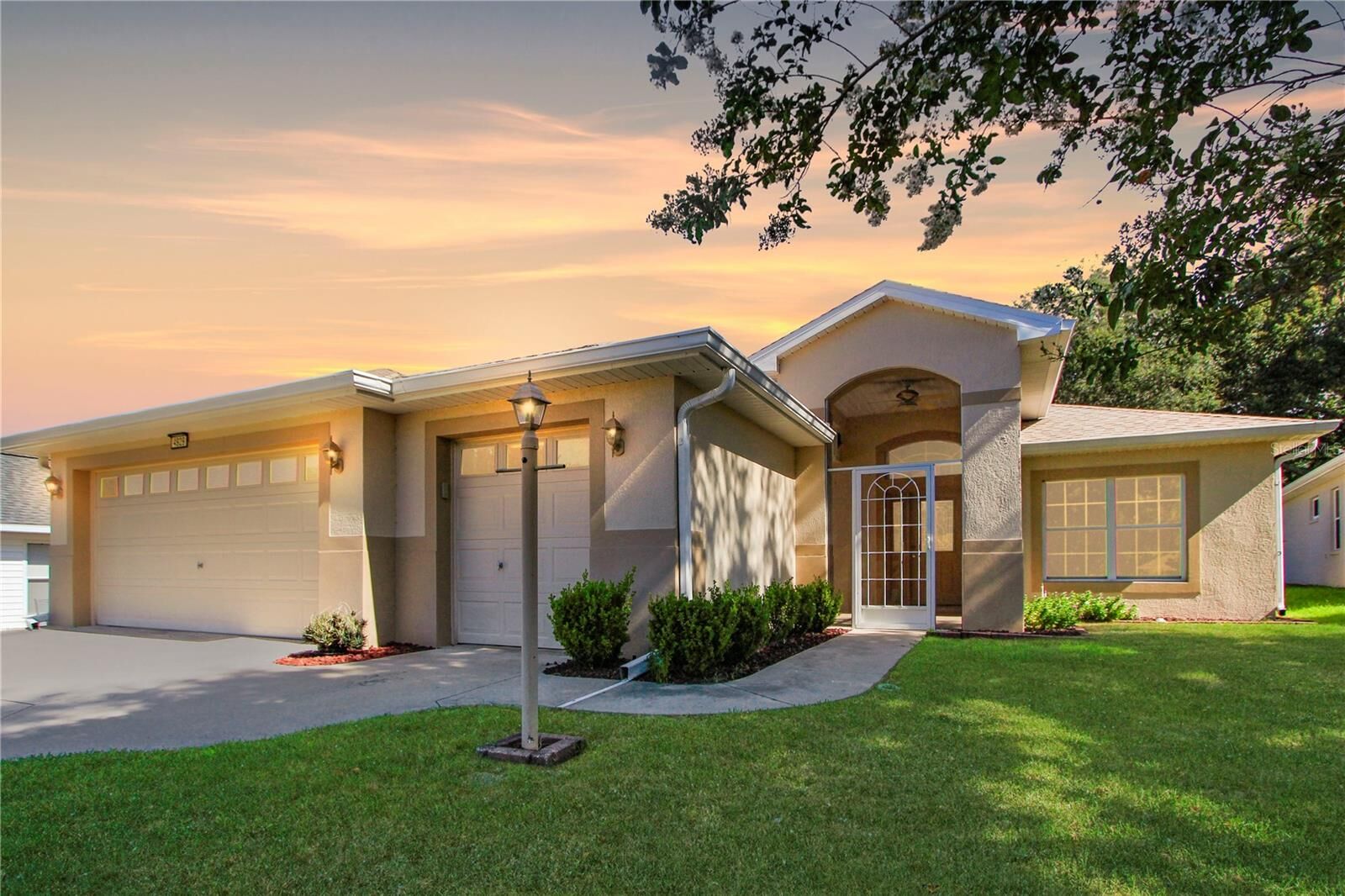 Property Photo:  4929 Glen Coe Street  FL 34748 