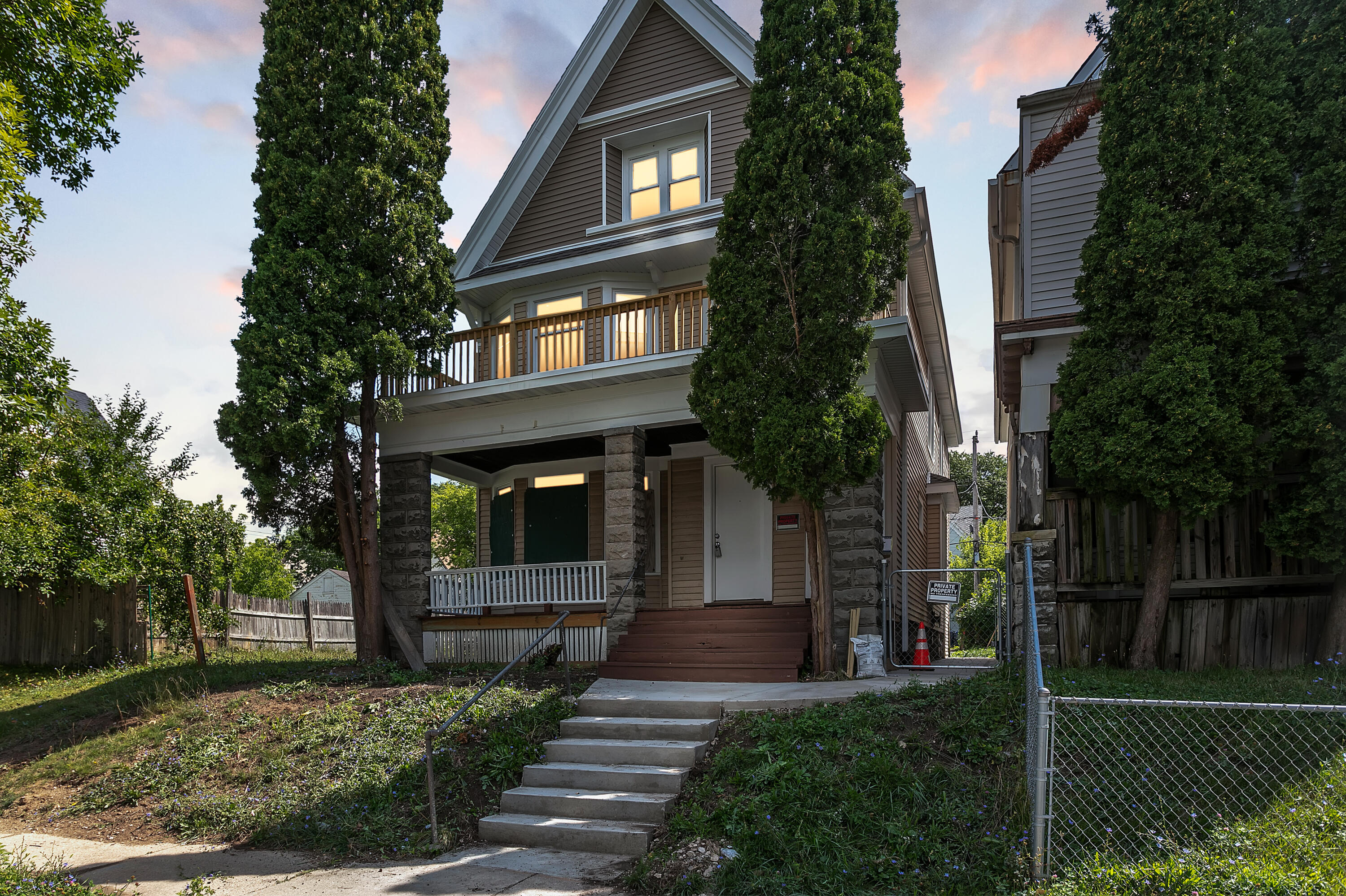 Property Photo:  1630 N 37th St 1632  WI 53208 