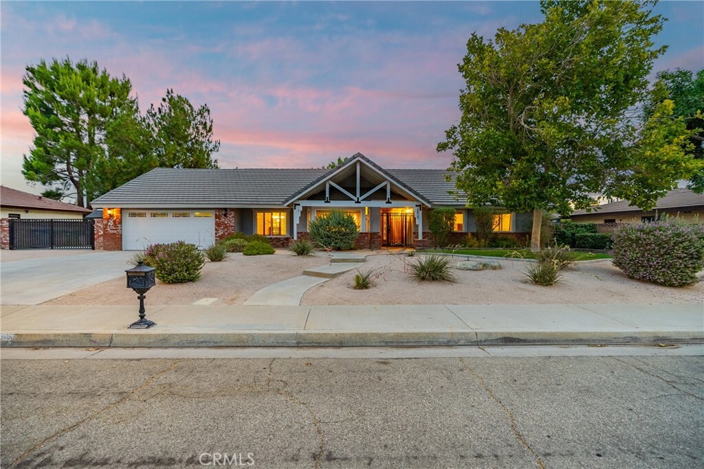 Property Photo: 2615 Ryans Place CA 93536