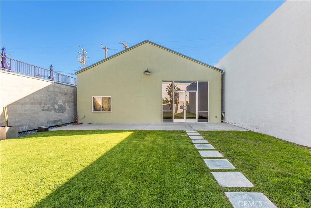 Property Photo: 112 Arena Street CA 90245