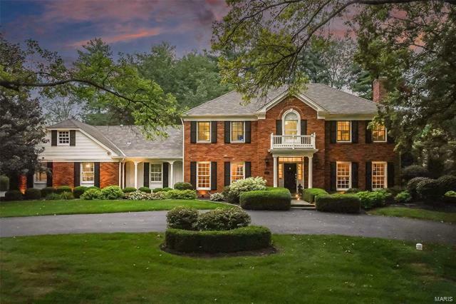Property Photo: 247 Doulton Place MO 63141