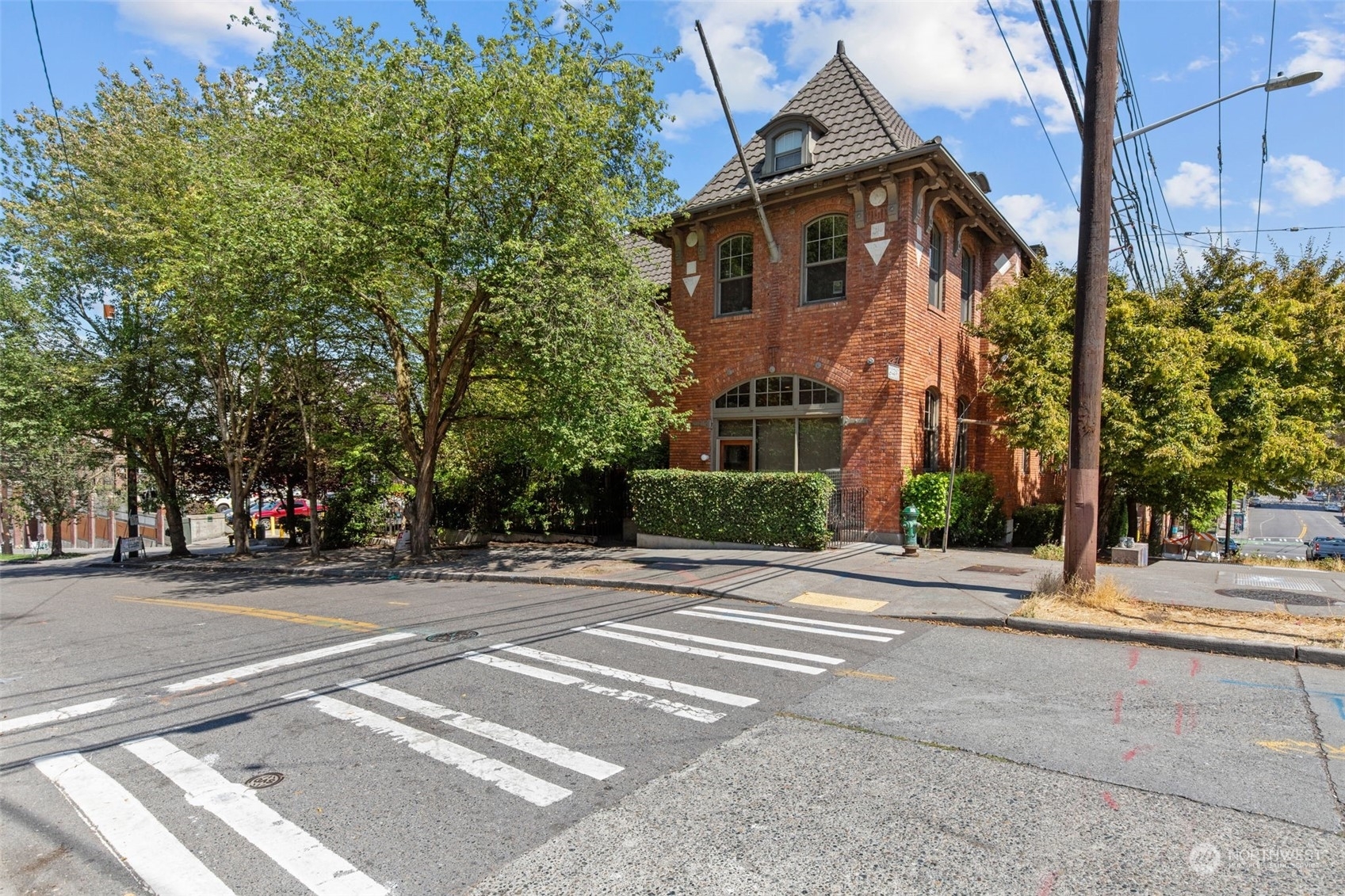 Property Photo: 1406 Harvard Avenue 8 WA 98122