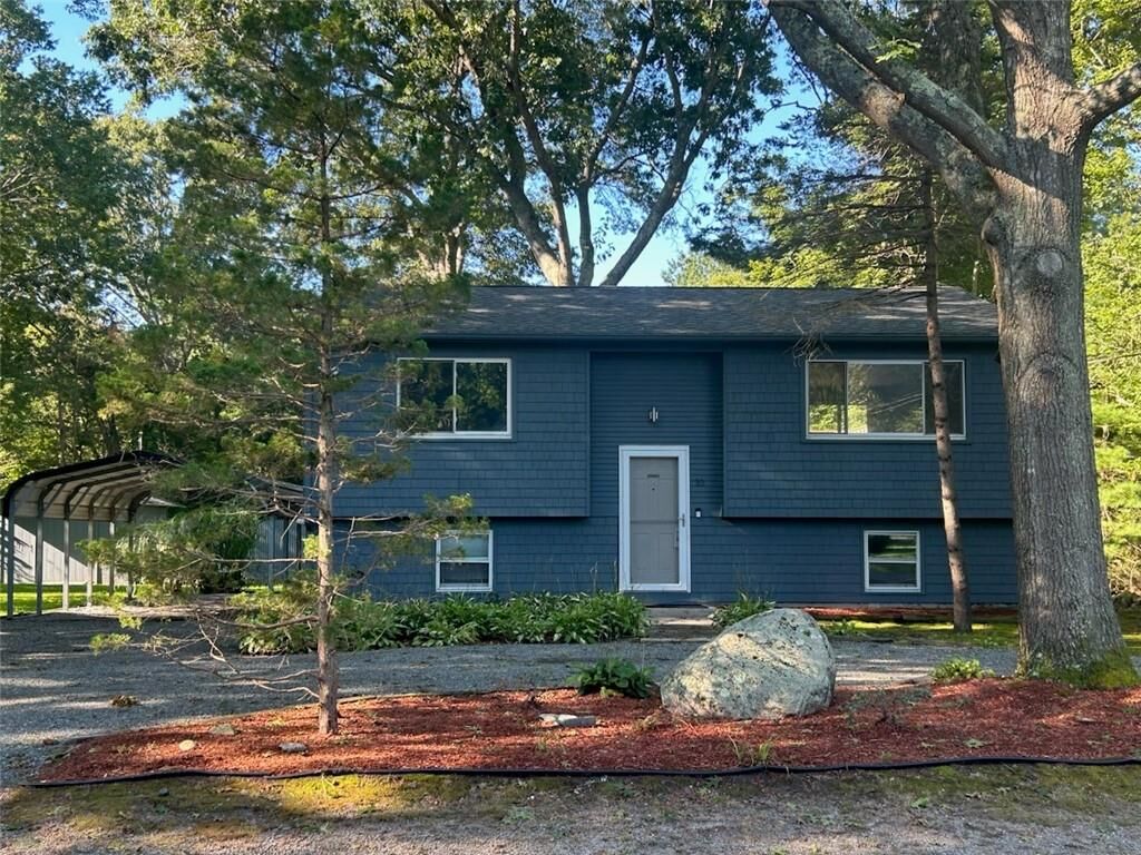 Property Photo: 10 Bayview Dr RI 02822