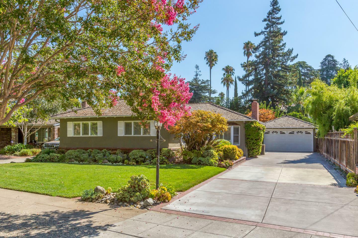 Property Photo: 864 Riverside Drive CA 95125