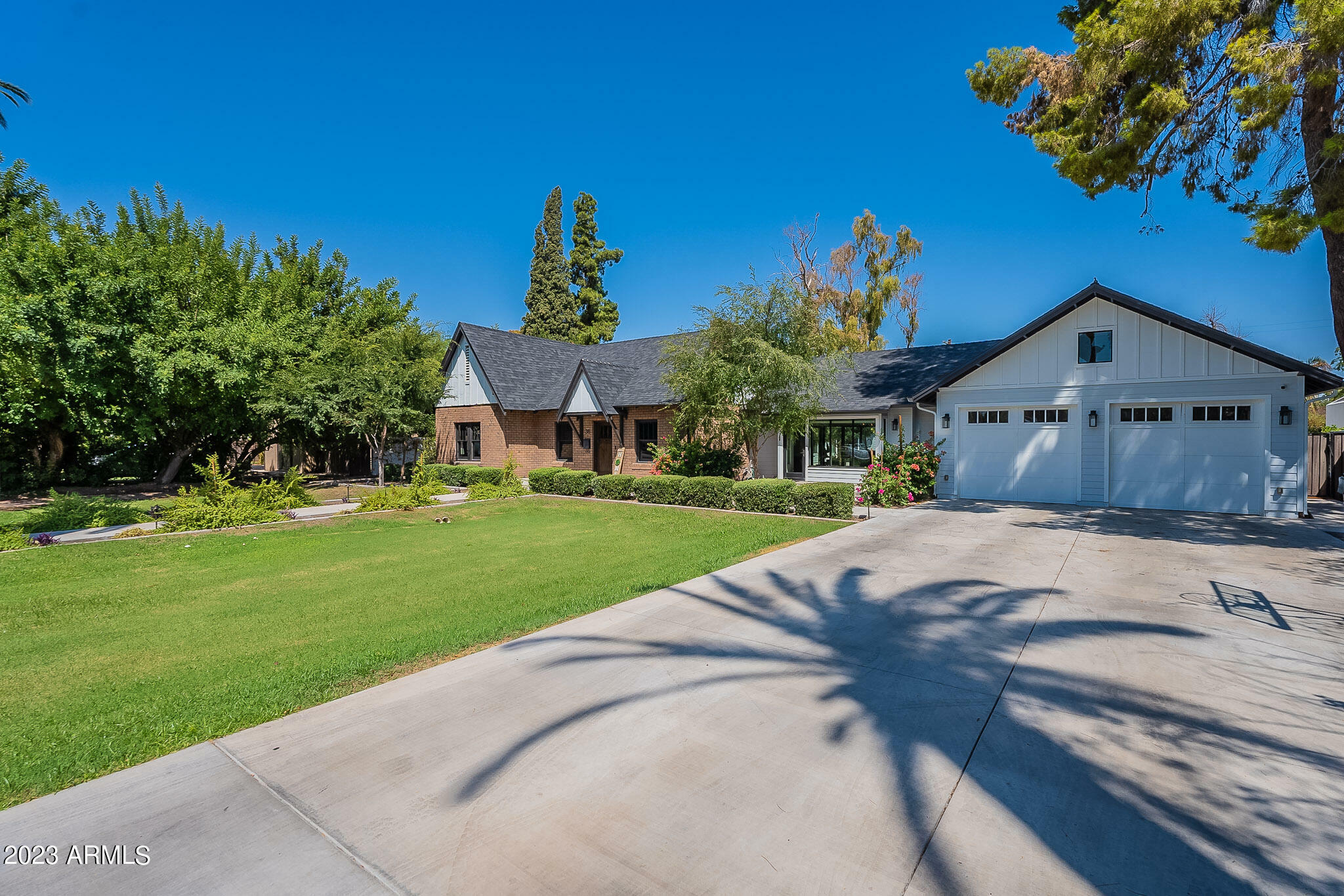 Property Photo:  38 W Medlock Drive  AZ 85013 