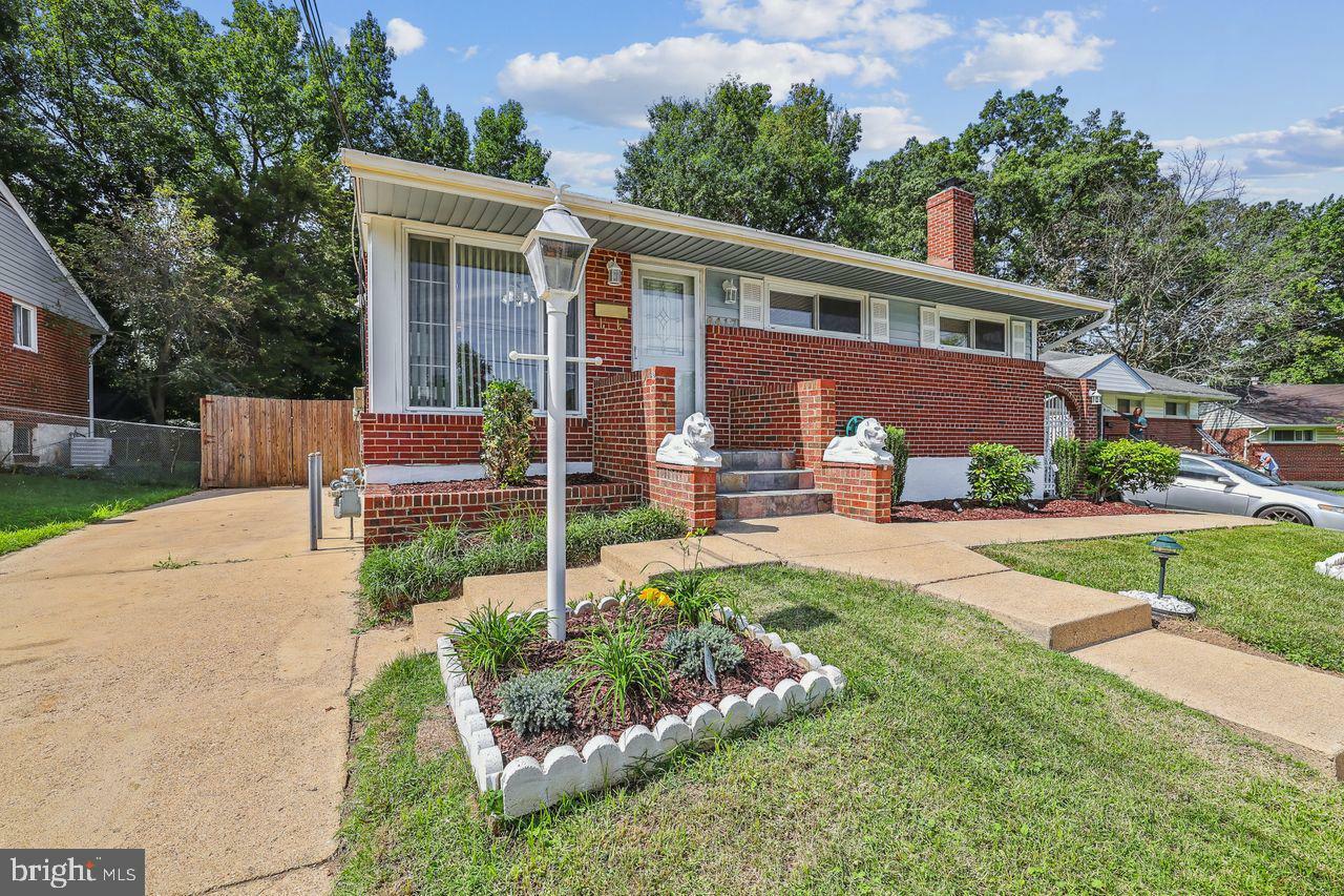 Property Photo: 6417 Country Club Court MD 20785