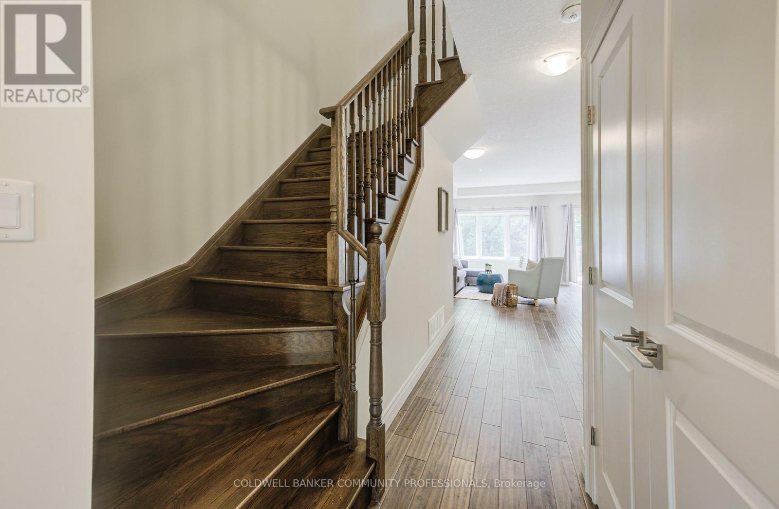 Property Photo: 40 Hamilton Street South 16 ON L8B1V8