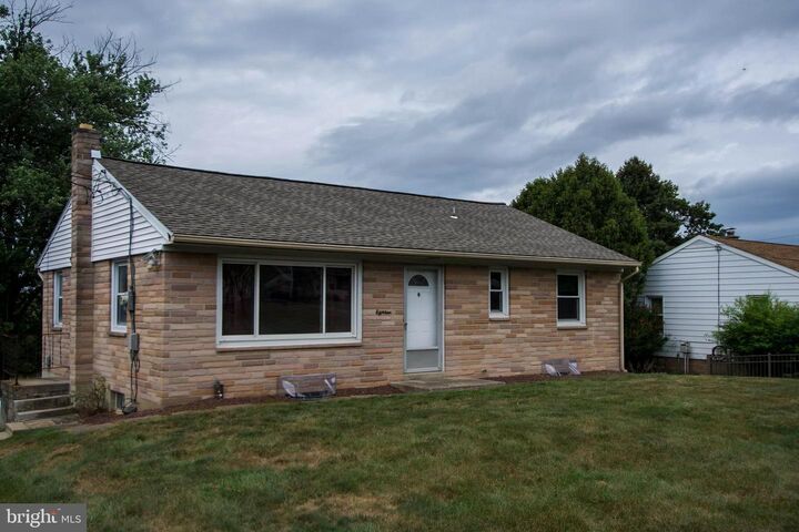 18 N Conestoga View Drive  Akron PA 17501 photo