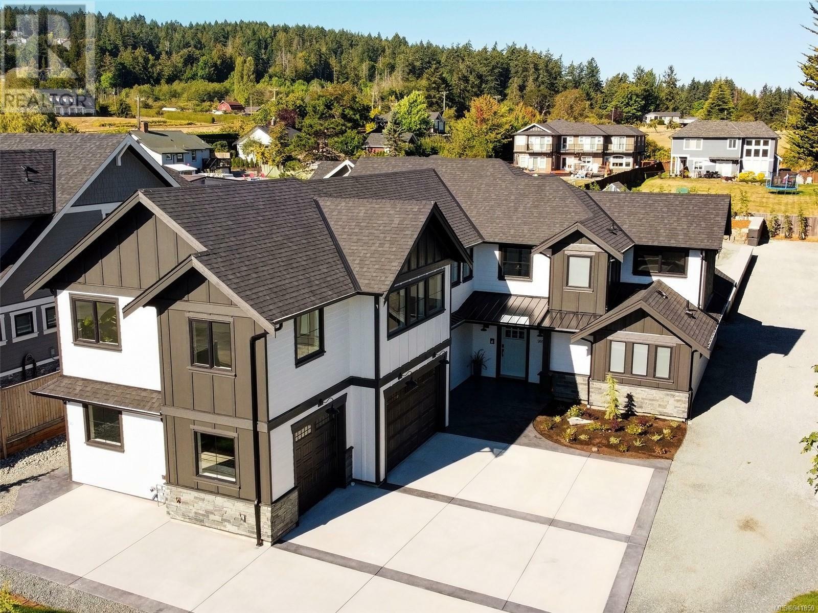 Property Photo: 9166 East Saanich Road BC V8L1H7