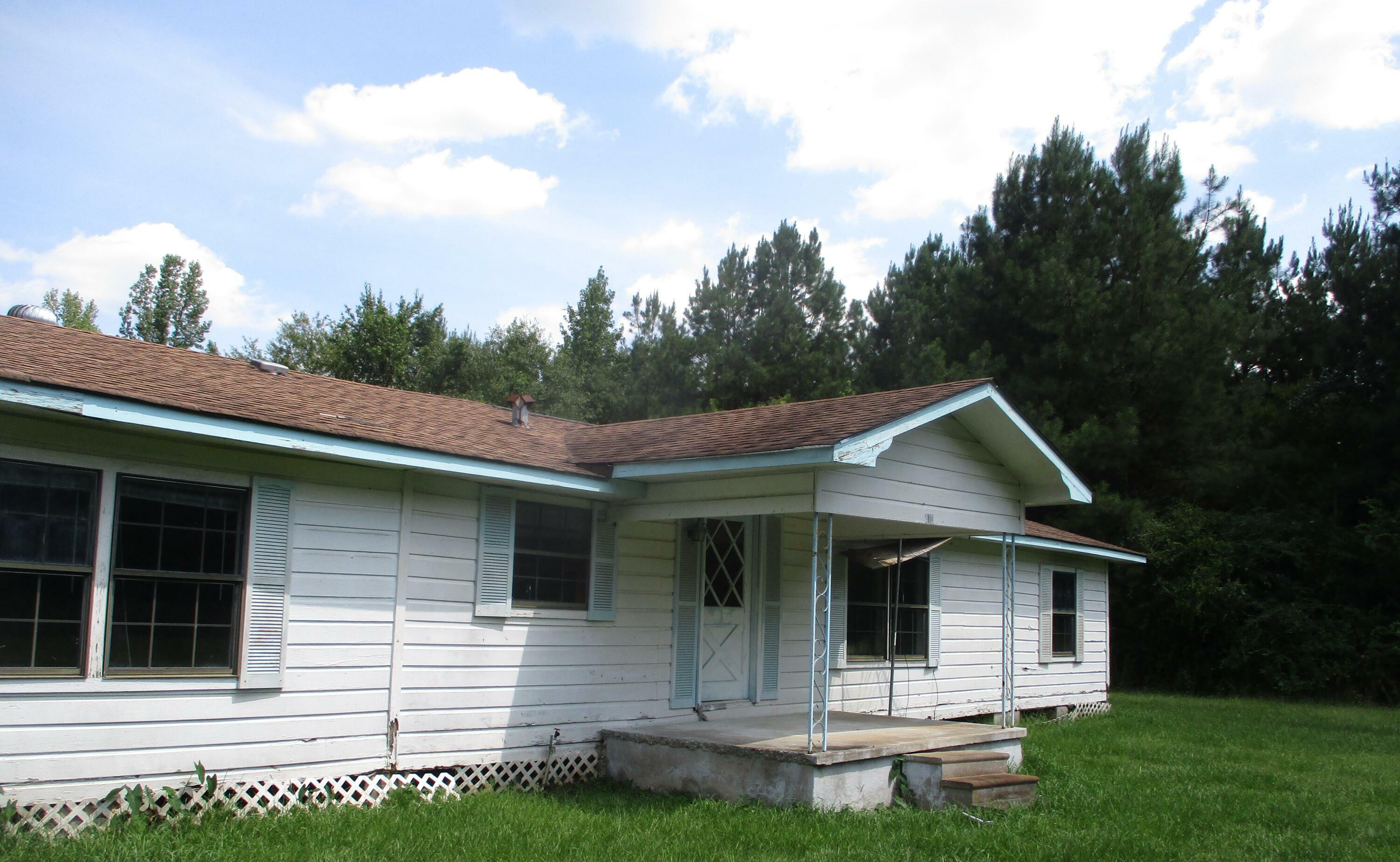 Property Photo:  410 Joe Magee Rd.  MS 39429 