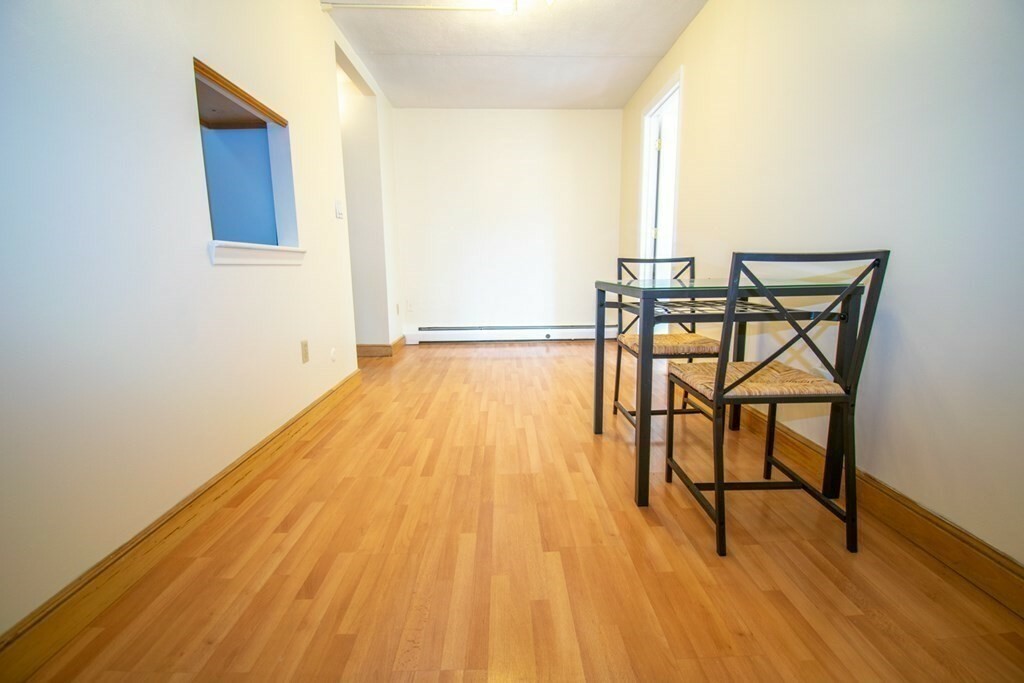 Property Photo:  4 Trowbridge Place 4A  MA 02138 