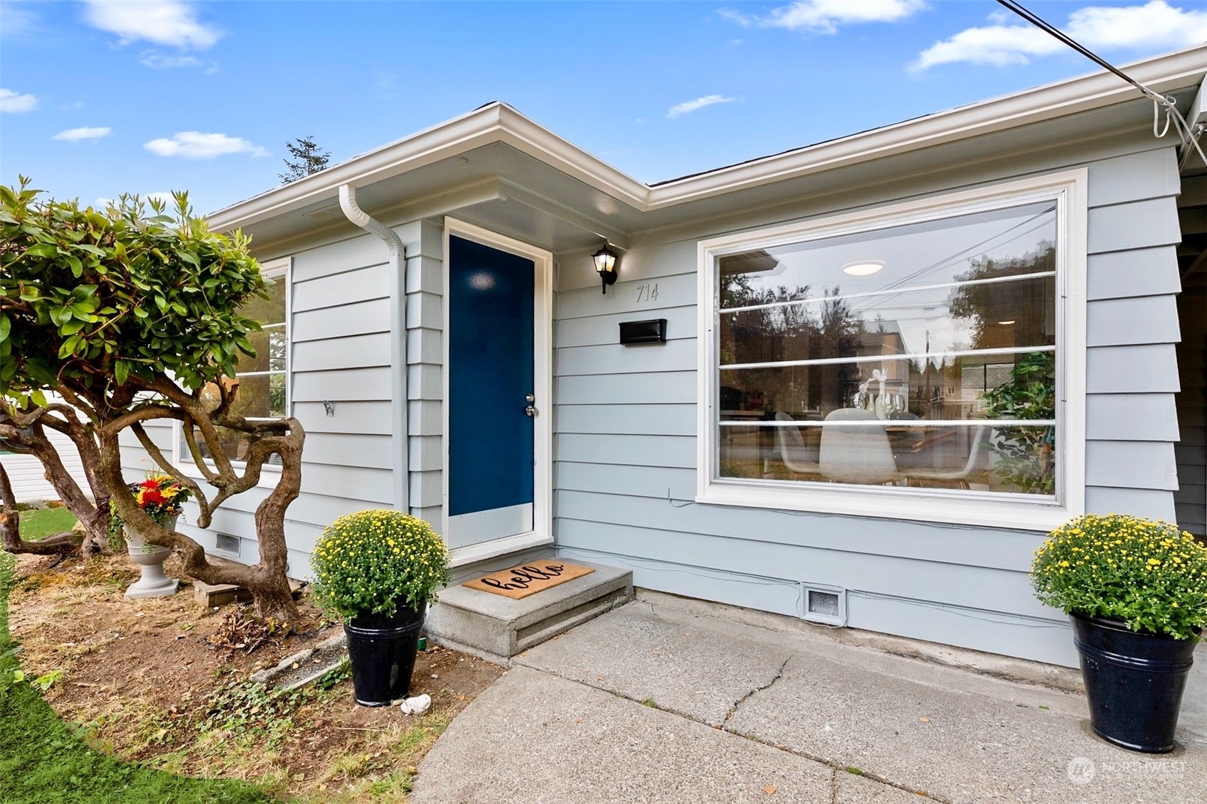 Property Photo:  714 47th Street SE  WA 98203 