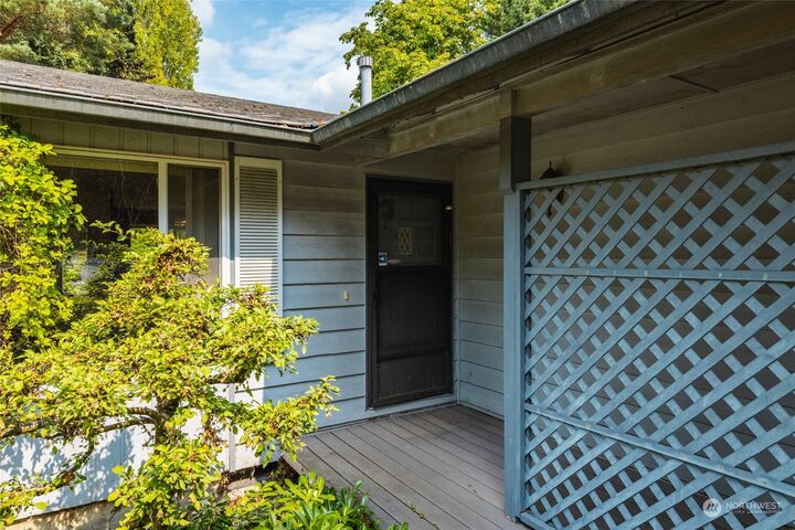 Property Photo: 807 Mohican Place WA 98273