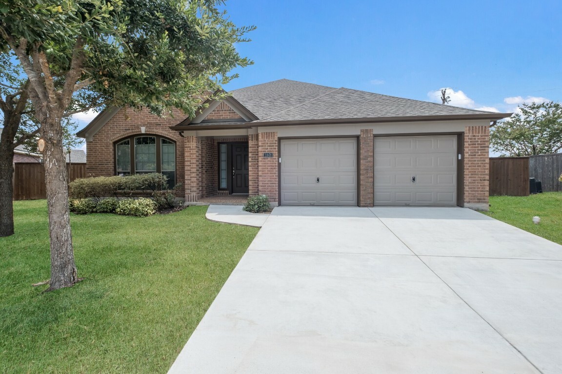 Property Photo:  11601 Falcon Trail Court  TX 78653 