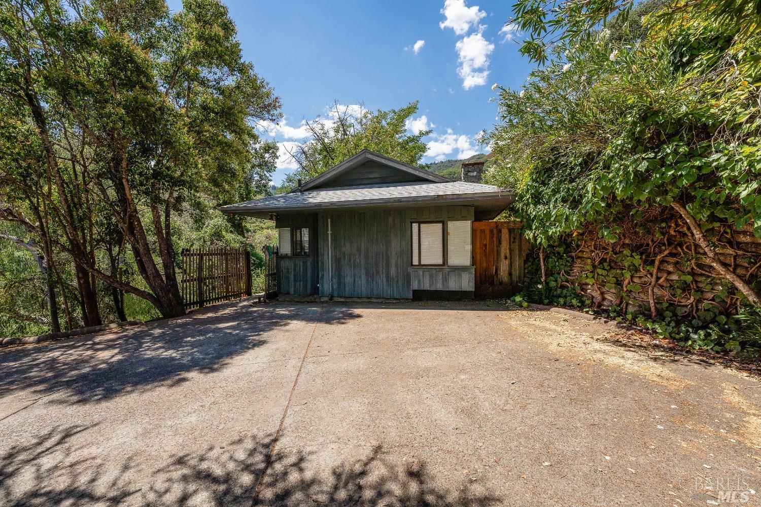 Property Photo: 315 Crestview Drive CA 95482