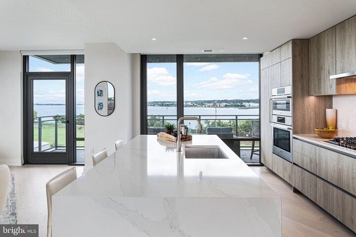 1201 N Royal Street 606  Alexandria VA 22314 photo