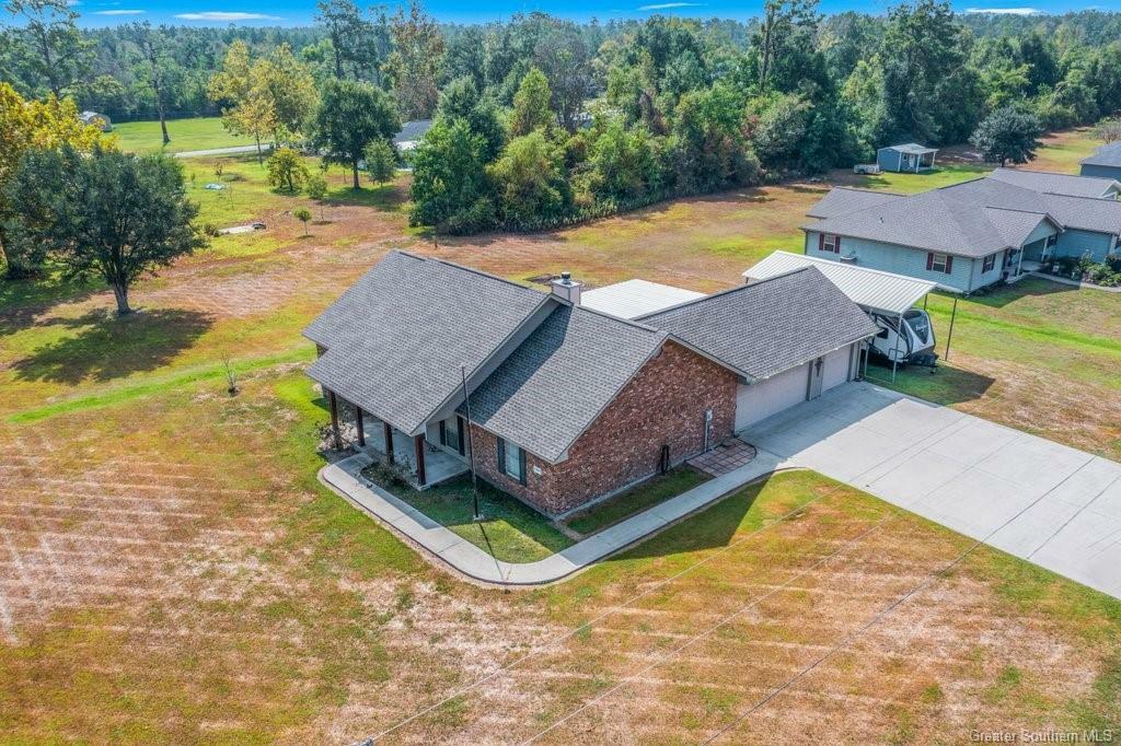 Property Photo: 1233 E Houston River Road LA 70663