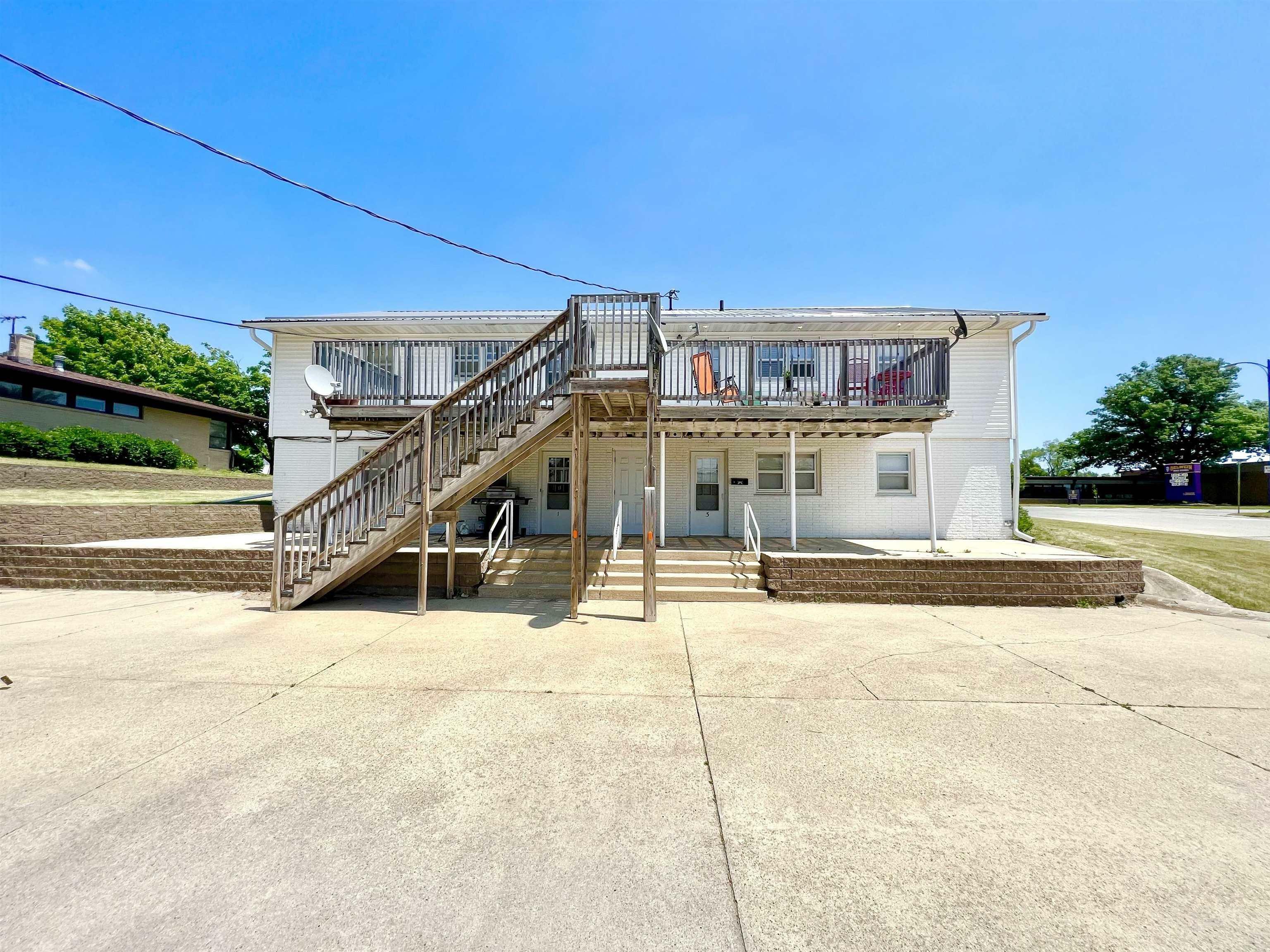 Property Photo: 214 8th Ave S.e. IA 50662