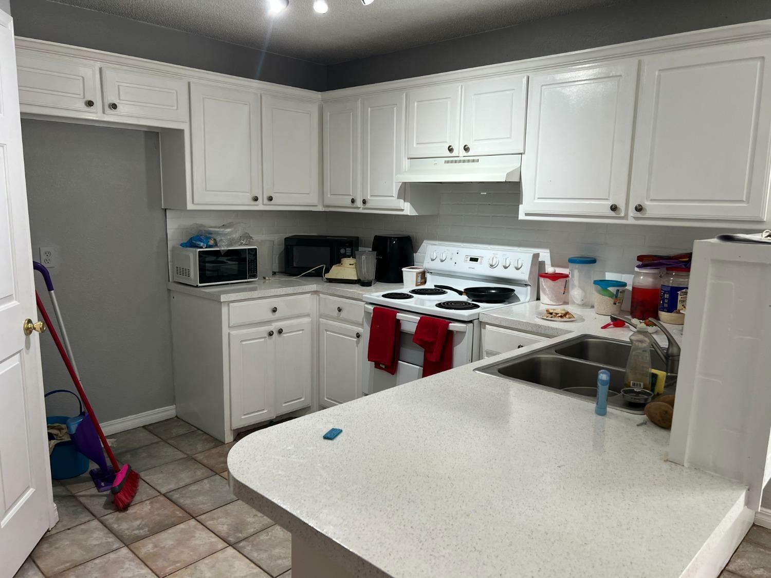 Property Photo: 2604 Auburn Street TX 79415