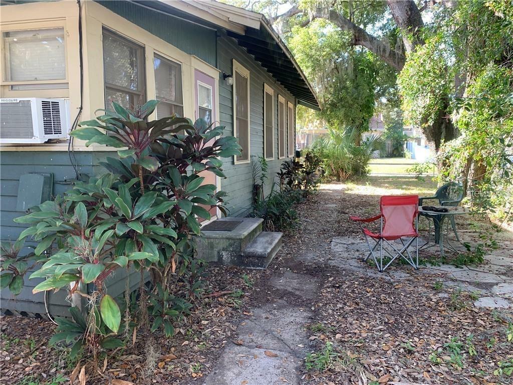 Property Photo: 833 11th Street N FL 33705