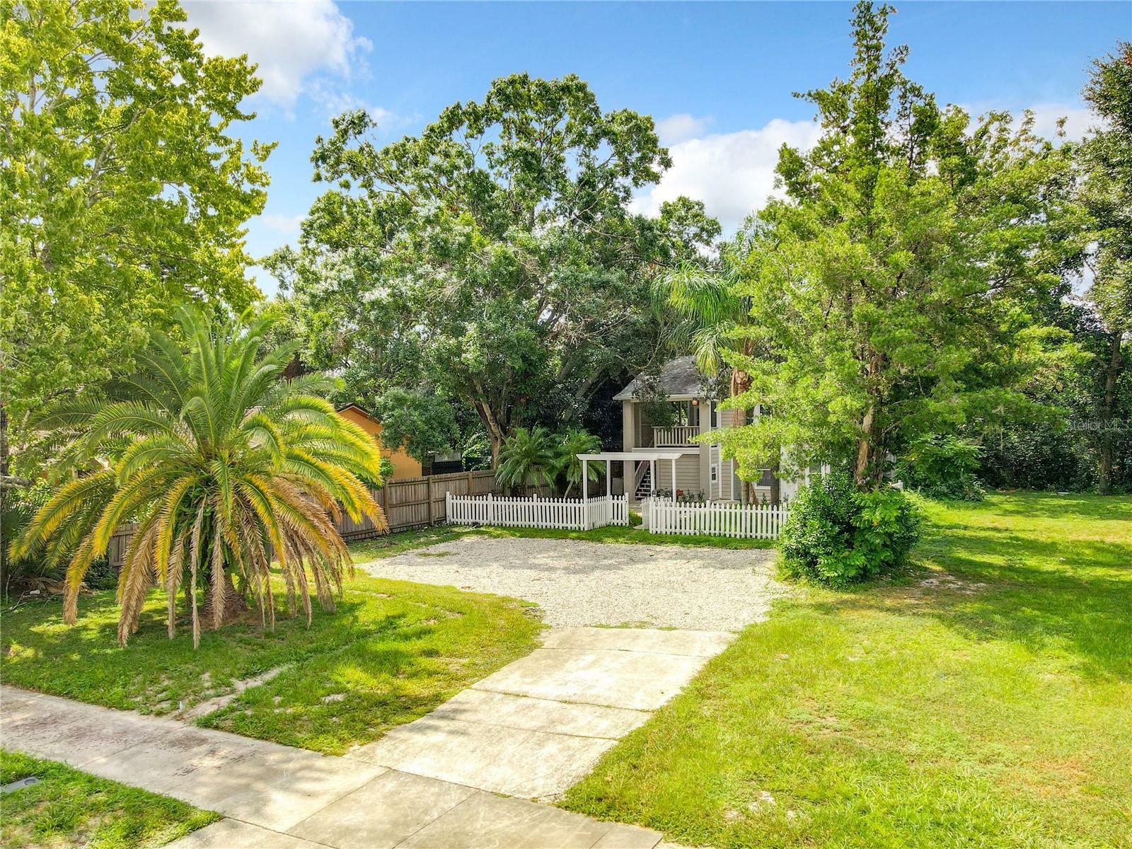 Property Photo:  1960 Staunton Avenue  FL 32789 