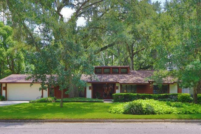 Property Photo:  1117 N Riverhills Drive  FL 33617 