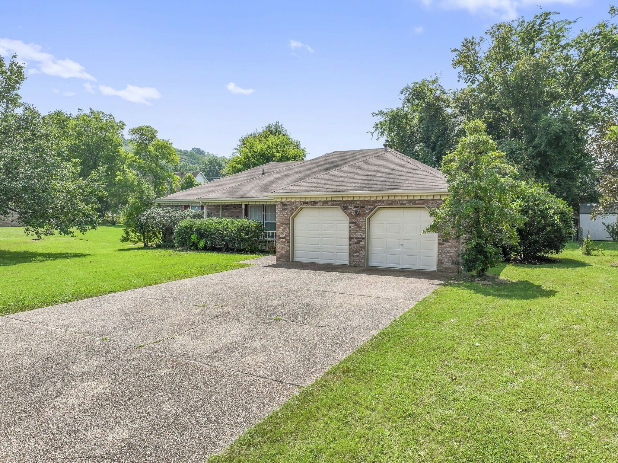 Property Photo: 703 McGivney Ct TN 37167
