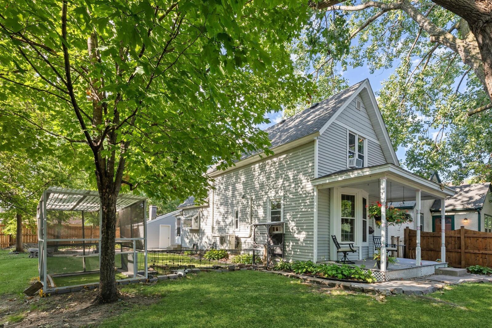 Property Photo:  2309 E 24th Street  MN 55406 
